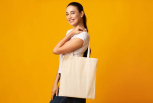 Leia mais sobre o artigo Como Fazer Ecobags Personalizadas de Tecido Reciclado